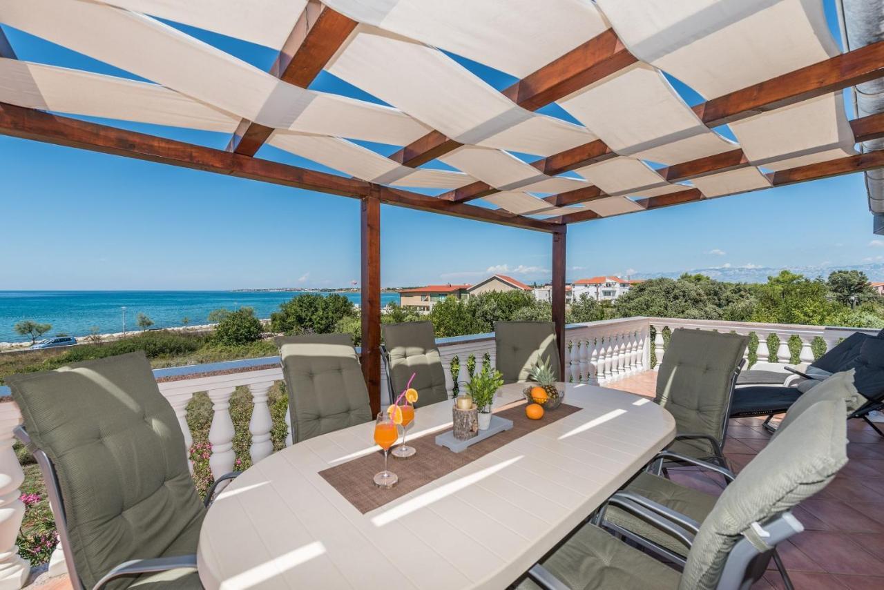 Apartment Astoria Затон Екстериор снимка
