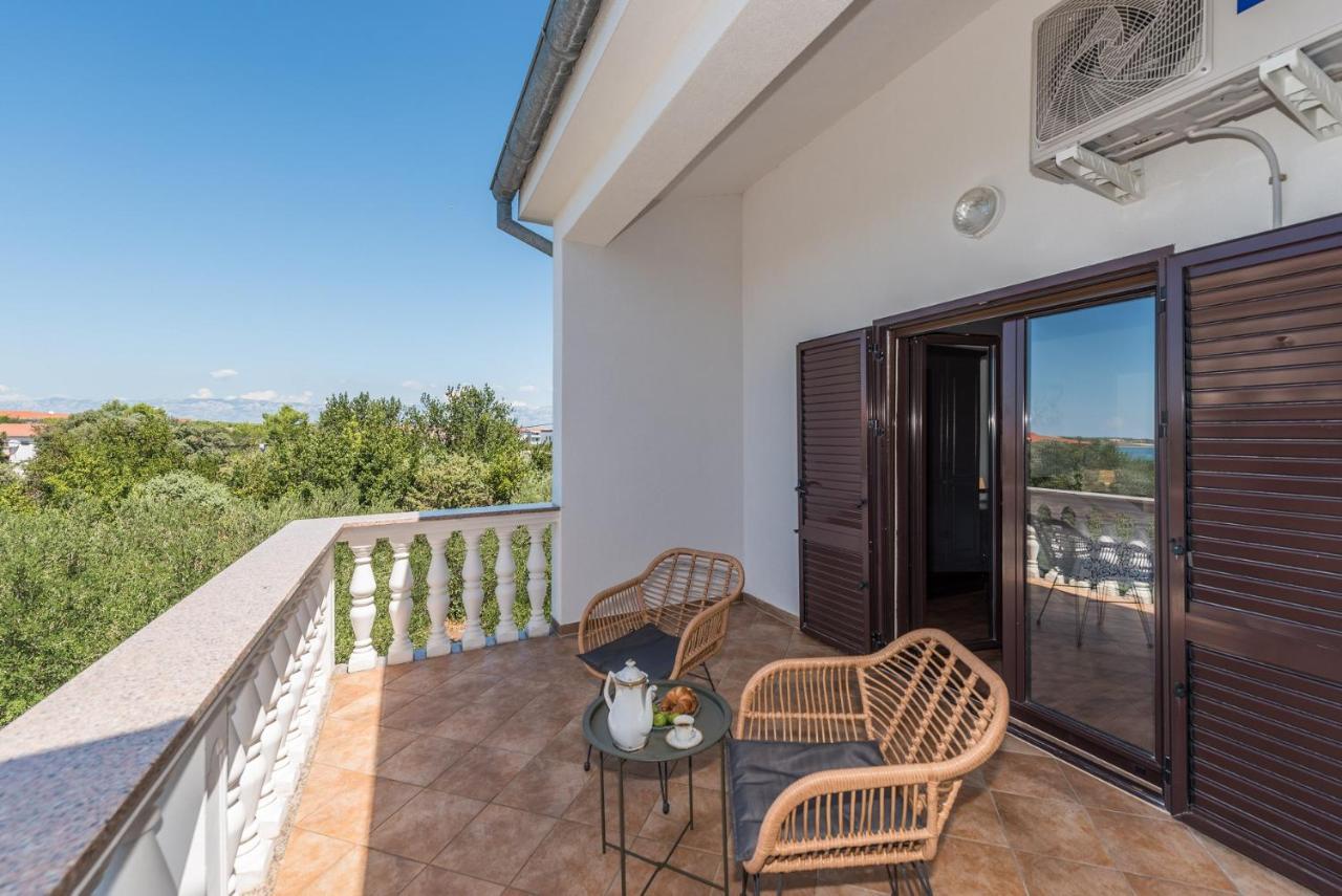 Apartment Astoria Затон Екстериор снимка