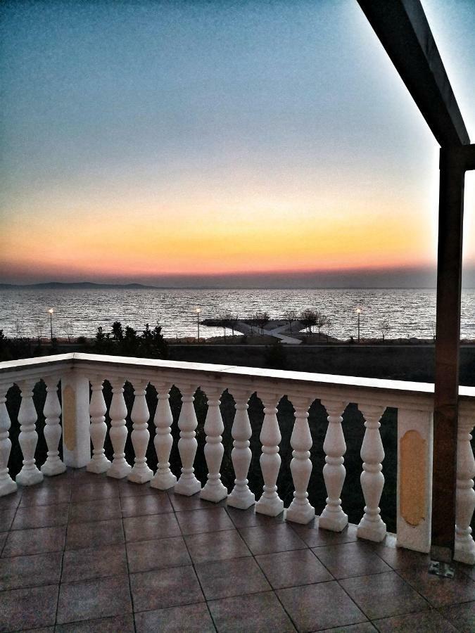 Apartment Astoria Затон Екстериор снимка
