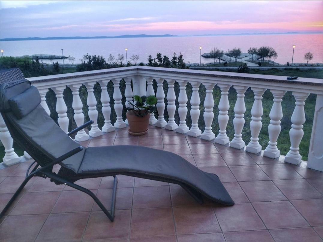 Apartment Astoria Затон Екстериор снимка